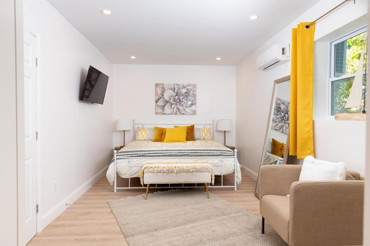 Beautiful Casita With King Bed And Private Patio Close To Calle 8, Mia Airport, Coral Gables ميامي المظهر الخارجي الصورة