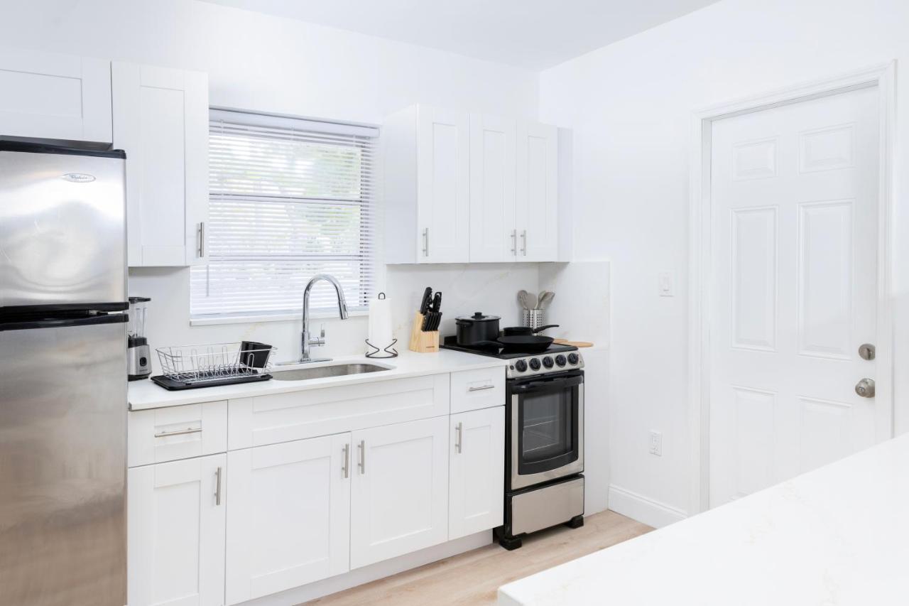 Beautiful Casita With King Bed And Private Patio Close To Calle 8, Mia Airport, Coral Gables ميامي المظهر الخارجي الصورة